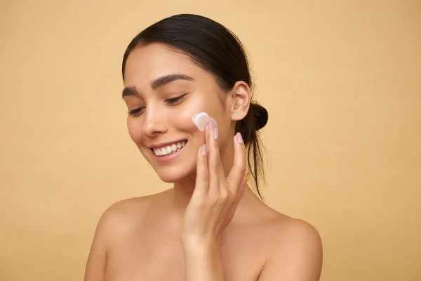 10 Tips Menjaga Kelembapan Kulit di Area Dagu 10 Tips Menjaga Kelembapan Kulit di Area Dagu