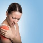 10 Cara Menghindari Bahu Bengkak Karena Aktivitas Berlebihan