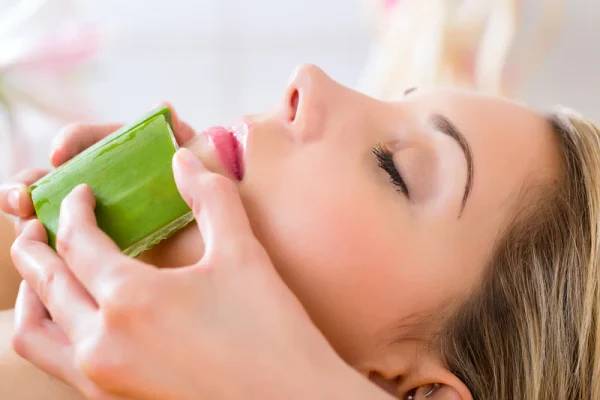7 Bahan Herbal yang Ampuh Atasi Jerawat di Dagu 7 Bahan Herbal yang Ampuh Atasi Jerawat di Dagu